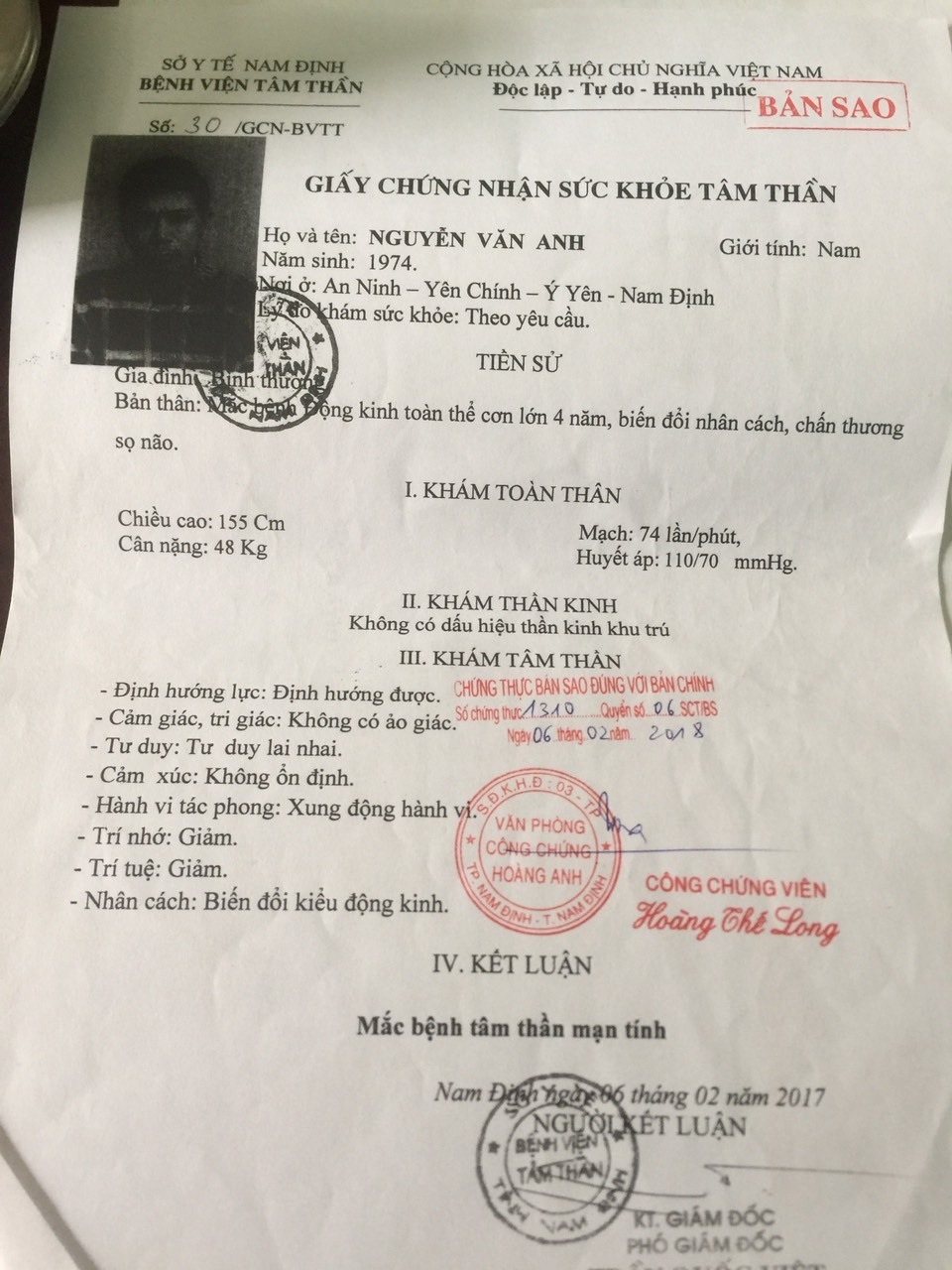 Nghẹn lòng cảnh cụ bà tuổi 80 đội nắng bắt cua nuôi con trai 2 lần thoát khỏi tử thần - 3 Nghẹn lòng cảnh cụ bà tuổi 80 đội nắng bắt cua nuôi con trai 2 lần thoát khỏi tử thần - 3
