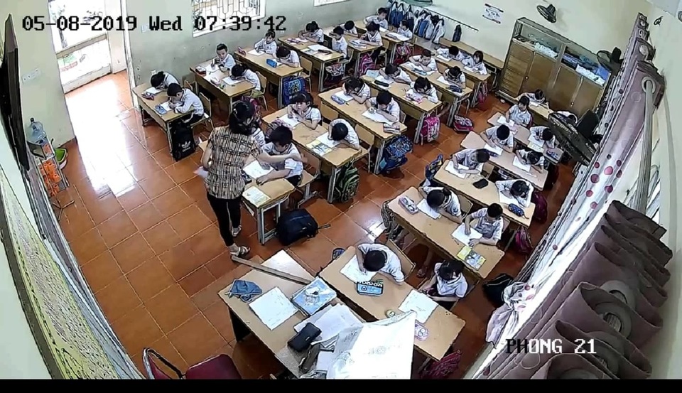 Vụ cô giáo đánh học sinh trong giờ kiểm tra: Cô giáo chủ nhiệm bị kỷ luật khiển trách - 3 Vụ cô giáo đánh học sinh trong giờ kiểm tra: Cô giáo chủ nhiệm bị kỷ luật khiển trách - 3