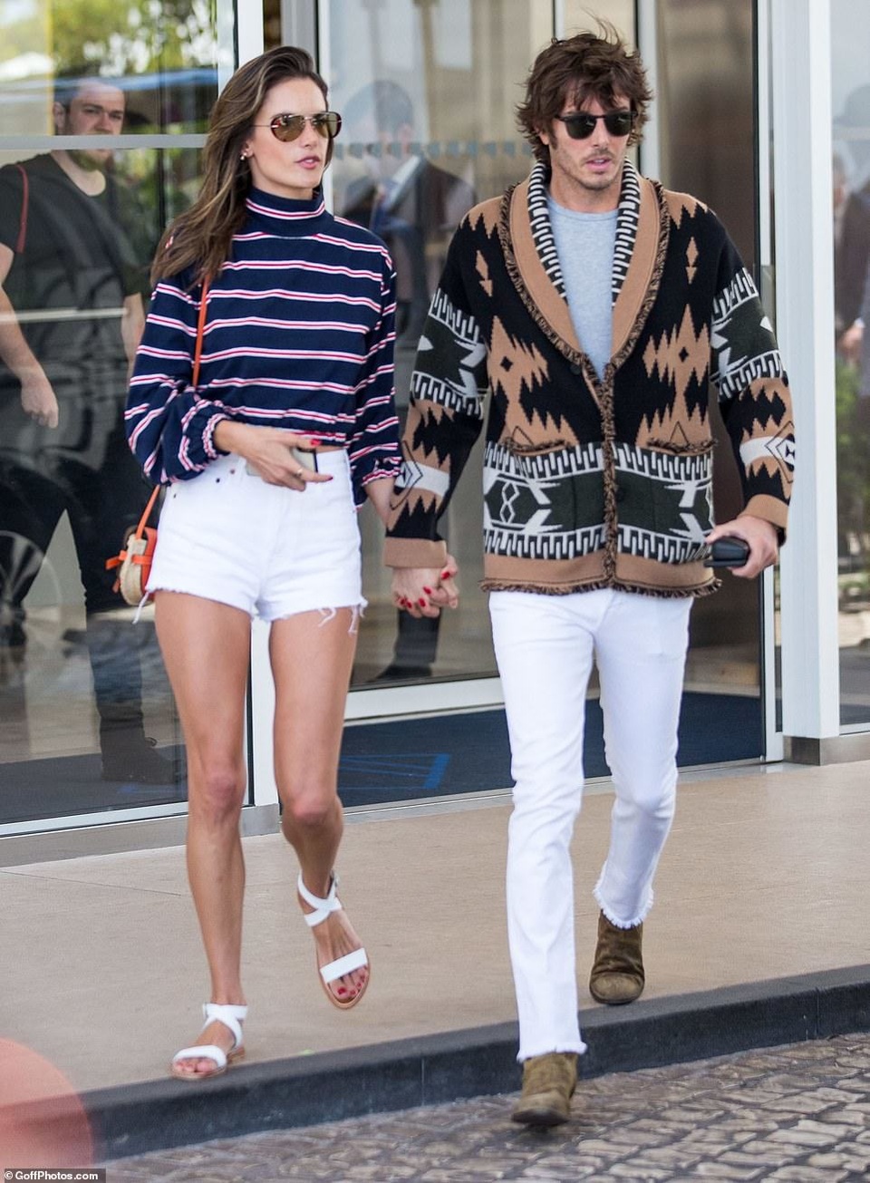 Siêu mẫu Alessandra Ambrosio khoe ngực căng đầy - 7 Siêu mẫu Alessandra Ambrosio khoe ngực căng đầy - 7