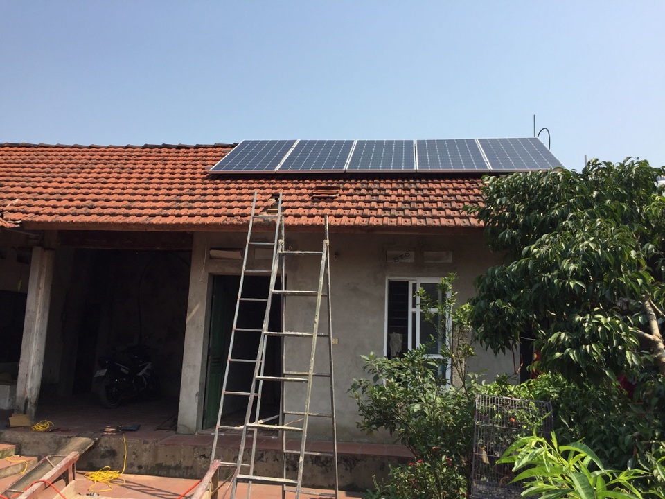 Thí điểm lắp đặt điện áp mái: Dân bán điện ngược cho EVN - 1 Thí điểm lắp đặt điện áp mái: Dân bán điện ngược cho EVN - 1