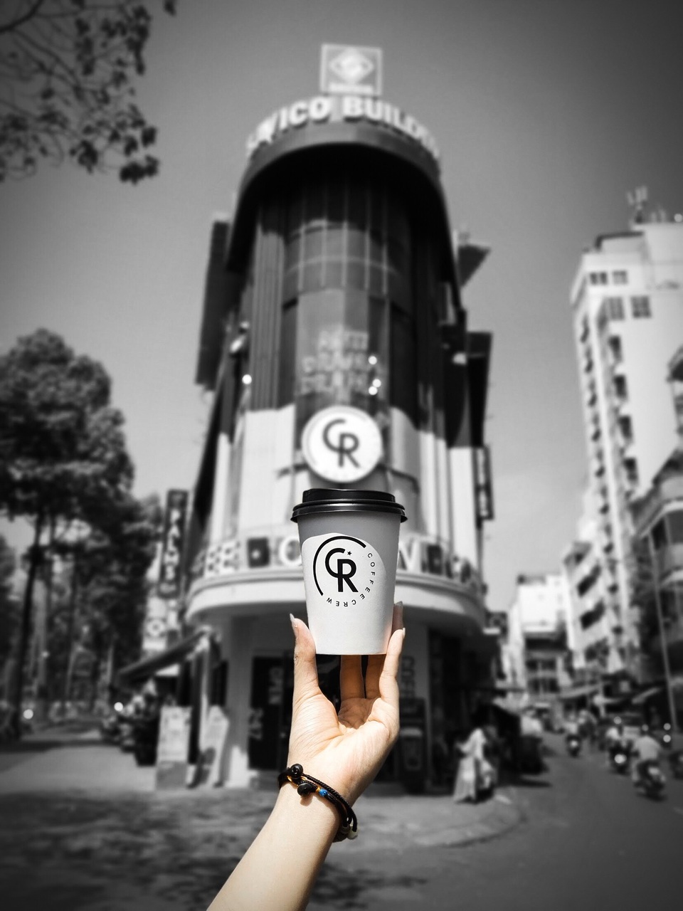 Nhiếp ảnh gia trẻ khắc hoạ “hơi thở thời đại” trong tách cà phê - 3 Nhiếp ảnh gia trẻ khắc hoạ “hơi thở thời đại” trong tách cà phê - 3