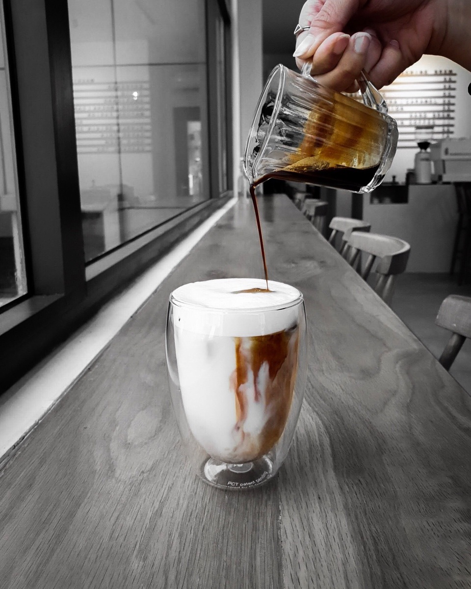 Nhiếp ảnh gia trẻ khắc hoạ “hơi thở thời đại” trong tách cà phê - 5 Nhiếp ảnh gia trẻ khắc hoạ “hơi thở thời đại” trong tách cà phê - 5
