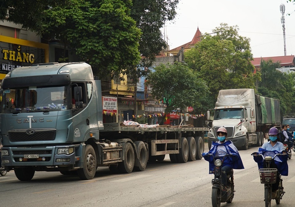 Bắc Ninh: Người dân khổ sở vì hứng chịu xe tải né trạm BOT - 8 Bắc Ninh: Người dân khổ sở vì hứng chịu xe tải né trạm BOT - 8