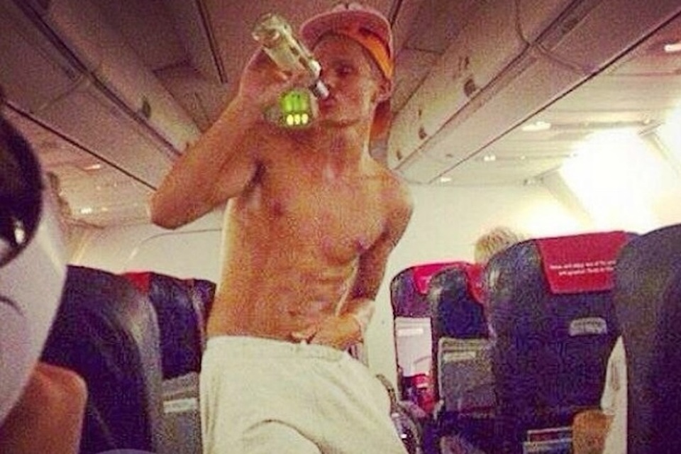 Tiếp viên hàng không tiết lộ thói xấu của hành khách - 3 Tiếp viên hàng không tiết lộ thói xấu của hành khách - 3