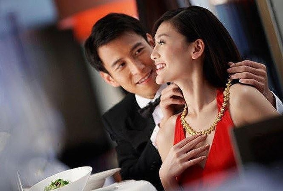 Đau đớn vì bộ mặt thật của soái ca tiêu tiền không cần đếm - 1 Đau đớn vì bộ mặt thật của soái ca tiêu tiền không cần đếm - 1