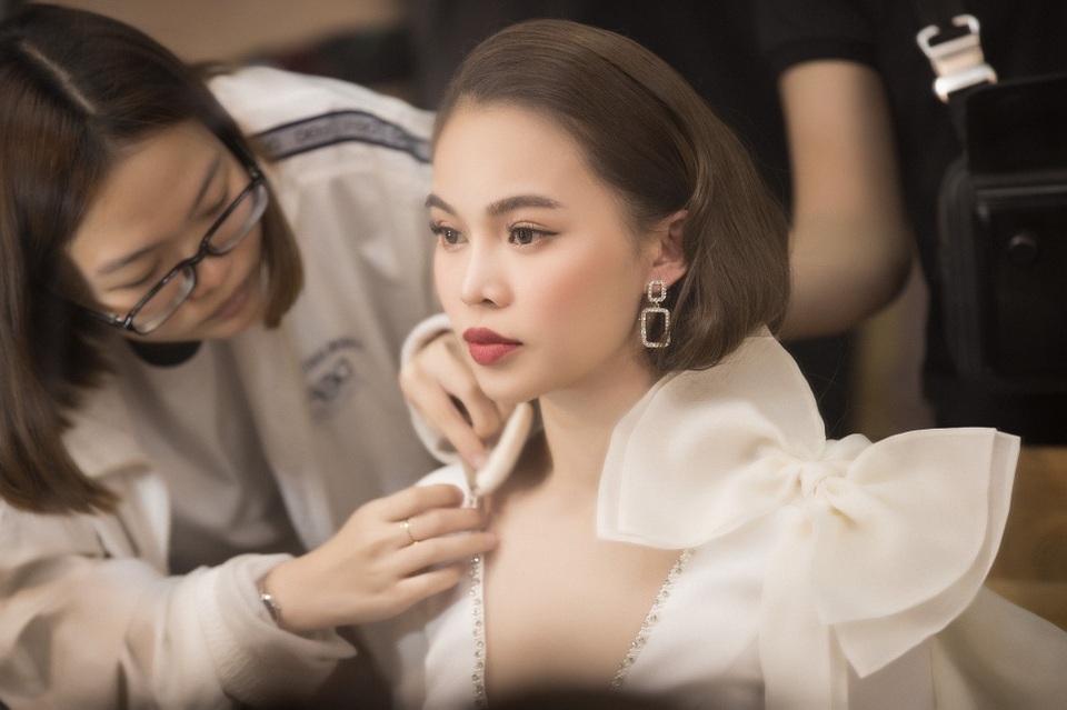 Giang Hồng Ngọc lên tiếng trước tin đồn “gọt mặt” sau khi âm thầm sinh con - 9