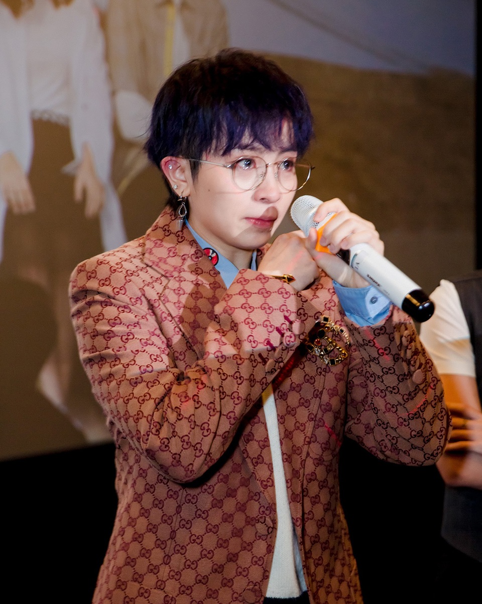 Gil Lê bật khóc khi tiết lộ nhiều năm “đơn độc” hoạt động - 3 Gil Lê bật khóc khi tiết lộ nhiều năm “đơn độc” hoạt động - 3