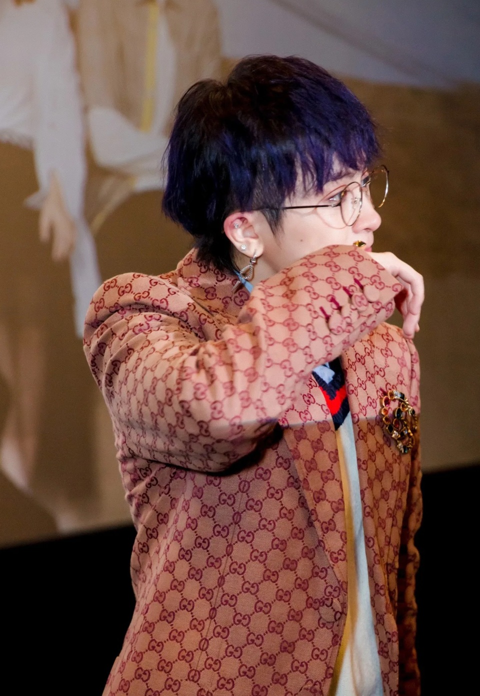 Gil Lê bật khóc khi tiết lộ nhiều năm “đơn độc” hoạt động - 4 Gil Lê bật khóc khi tiết lộ nhiều năm “đơn độc” hoạt động - 4