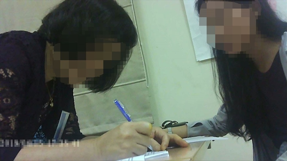 Trường ĐH Kinh tế quốc dân dừng thi chứng chỉ ngoại ngữ khi báo chí phản ánh - 1 Trường ĐH Kinh tế quốc dân dừng thi chứng chỉ ngoại ngữ khi báo chí phản ánh - 1