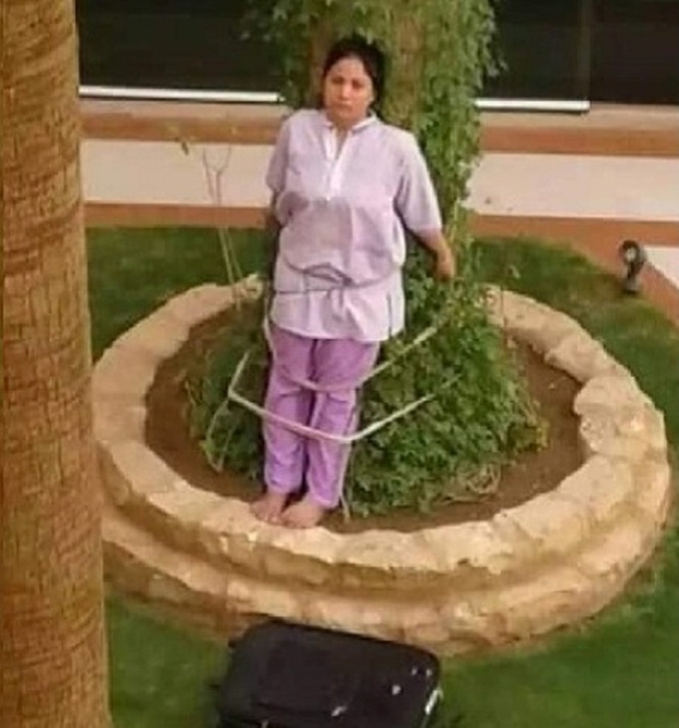 Giúp việc người Philipines bị chủ nhân Ả Rập trói phạt bên gốc cây vì tội quên đồ dưới nắng - 1