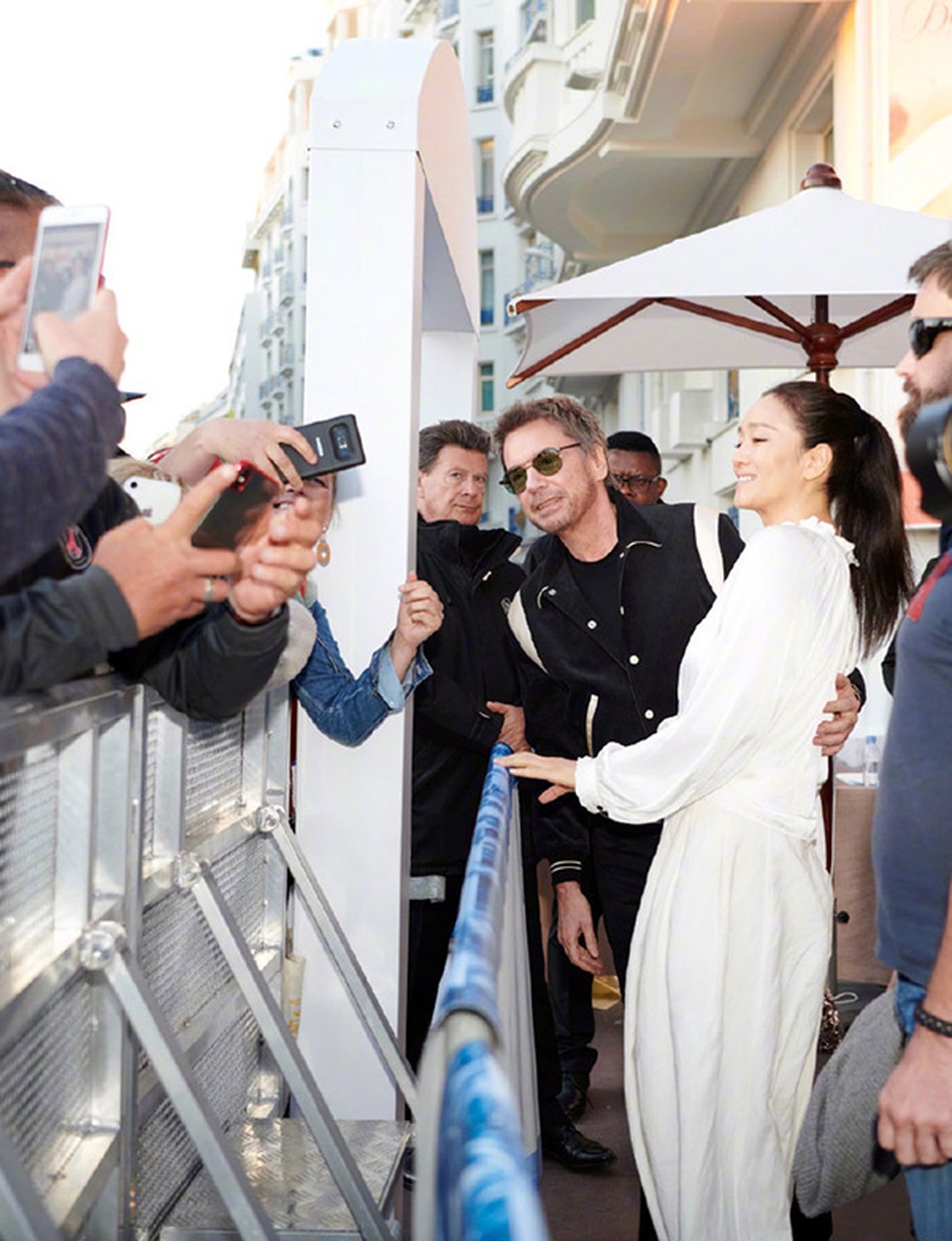 Truyền thông Trung Quốc xôn xao trước thông tin Củng Lợi tái hôn ở tuổi 53 - 5 Truyền thông Trung Quốc xôn xao trước thông tin Củng Lợi tái hôn ở tuổi 53 - 5