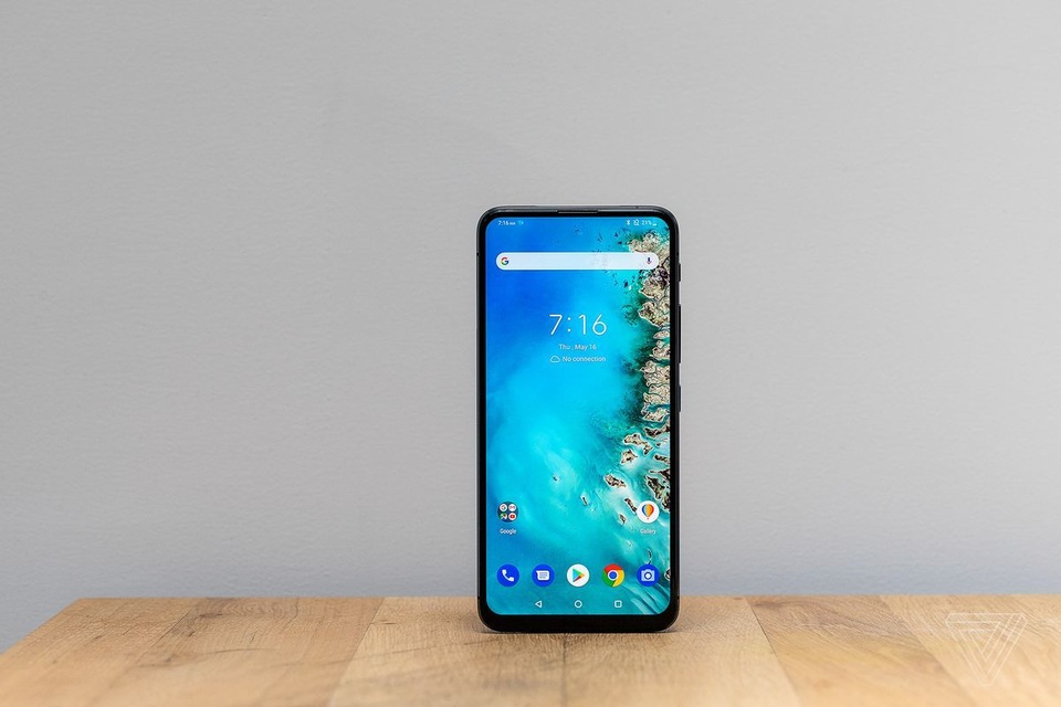Asus trình làng ZenFone 6 - smartphone camera lật 180 độ - 3 Asus trình làng ZenFone 6 - smartphone camera lật 180 độ - 3