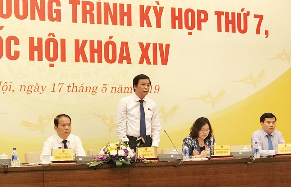 “Đại biểu Quốc hội vào nghị trường chỉ cần mang smartphone, không cần giấy tờ” - 2 “Đại biểu Quốc hội vào nghị trường chỉ cần mang smartphone, không cần giấy tờ” - 2