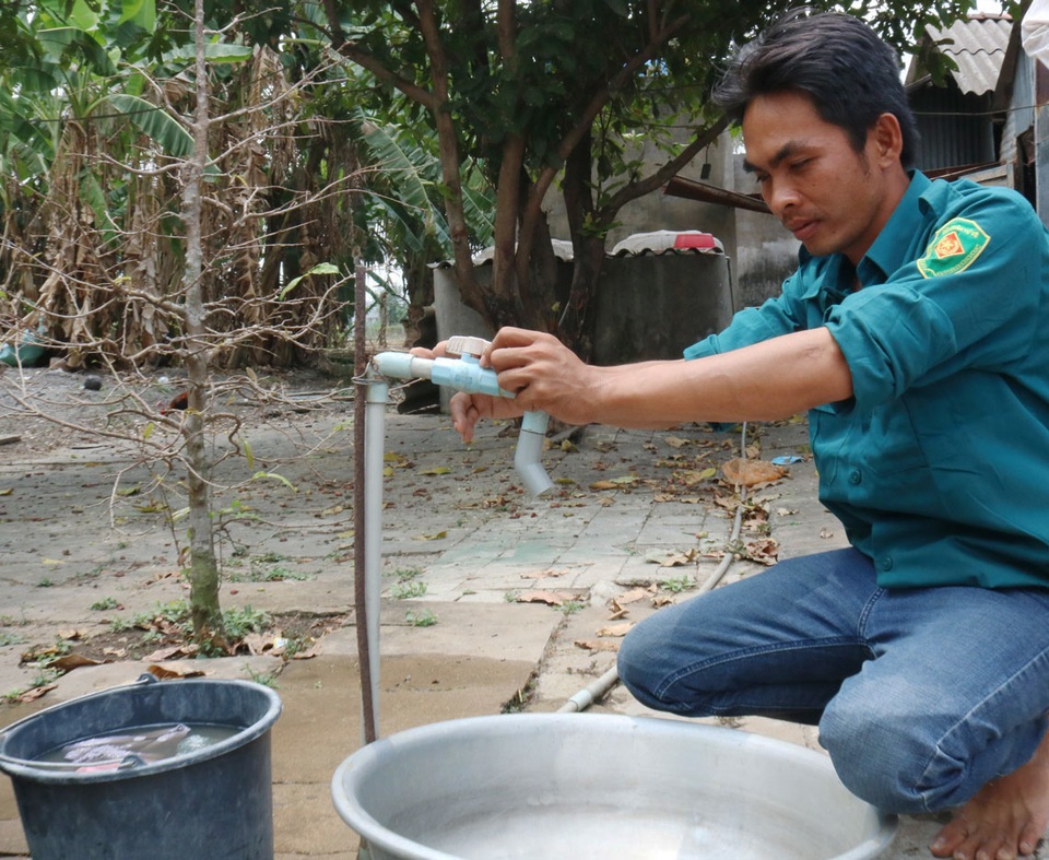 Thêm một xã nghèo kêu cứu vì khát nước sạch - 1 Thêm một xã nghèo kêu cứu vì khát nước sạch - 1