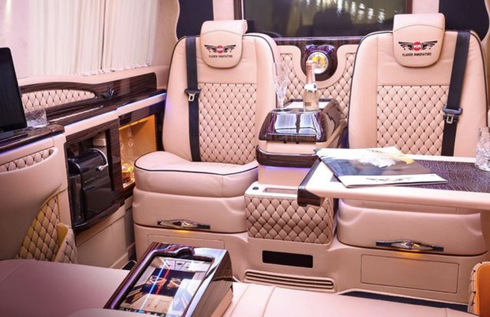 “Phi đội xe khủng” của gia đình nữ đại gia 8x vừa chi 17 tỷ đồng mua xe Maybach S650 2019 - 6 “Phi đội xe khủng” của gia đình nữ đại gia 8x vừa chi 17 tỷ đồng mua xe Maybach S650 2019 - 6