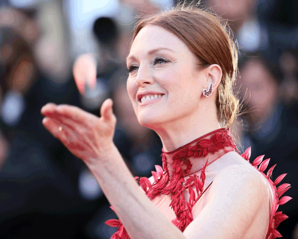 Choáng ngợp trước vẻ đẹp của nữ diễn viên 58 tuổi - 1 Choáng ngợp trước vẻ đẹp của nữ diễn viên 58 tuổi - 1