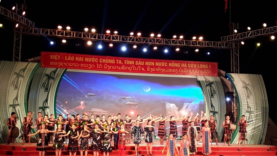 Khai mạc Ngày hội VHTTDL các dân tộc thiểu số biên giới Việt Nam - Lào  2019 - 1