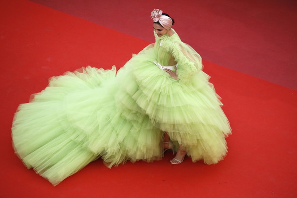 Deepika Padukone đẹp lộng lẫy tại Cannes - 1 Deepika Padukone đẹp lộng lẫy tại Cannes - 1