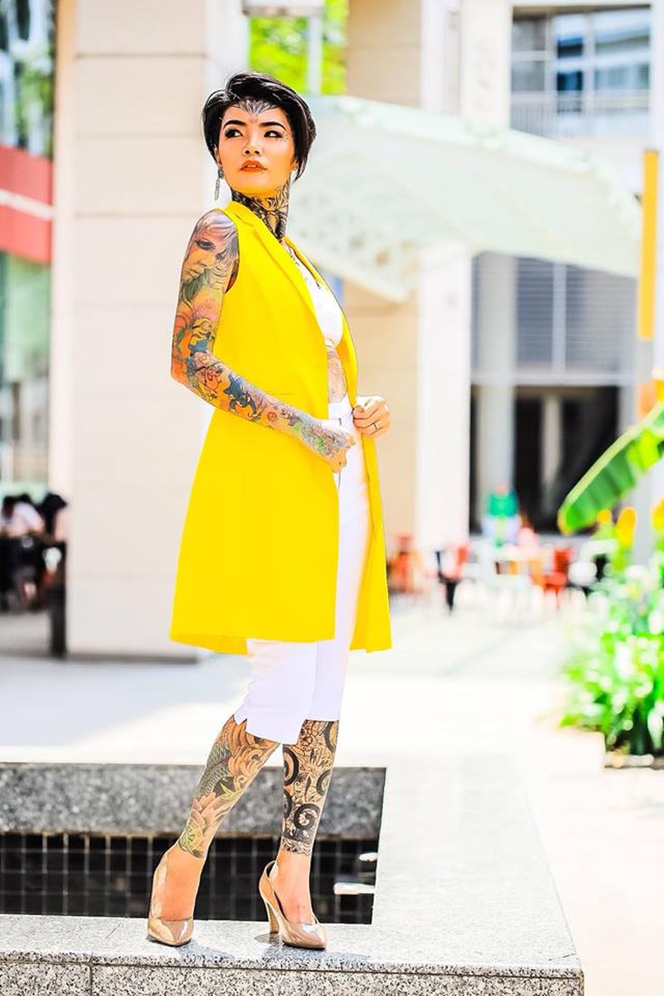 Nữ thợ xăm gốc Hưng Yên nhận vô số lời xì xào thô tục vì dính mực toàn thân - 5 Nữ thợ xăm gốc Hưng Yên nhận vô số lời xì xào thô tục vì dính mực toàn thân - 5