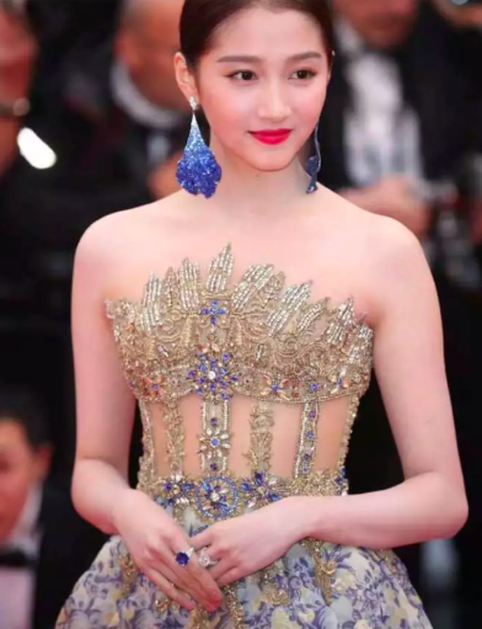 Quan Hiểu Đồng đẹp mơ mộng tại Cannes 2019 - 11 Quan Hiểu Đồng đẹp mơ mộng tại Cannes 2019 - 11