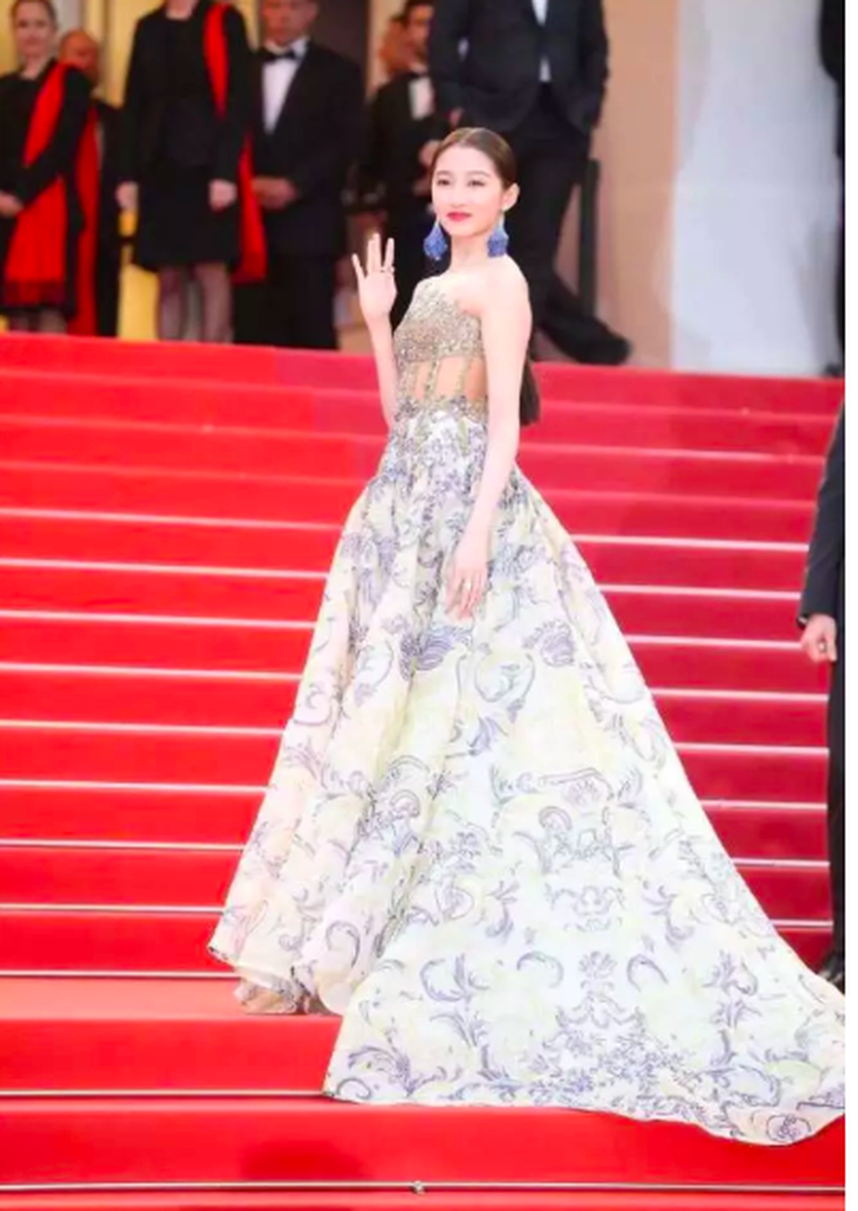 Quan Hiểu Đồng đẹp mơ mộng tại Cannes 2019 - 5 Quan Hiểu Đồng đẹp mơ mộng tại Cannes 2019 - 5