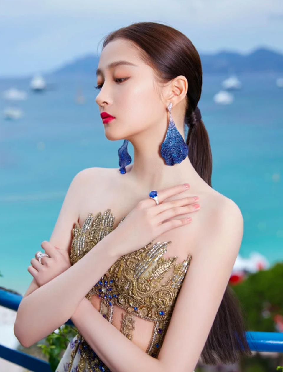 Quan Hiểu Đồng đẹp mơ mộng tại Cannes 2019 - 7 Quan Hiểu Đồng đẹp mơ mộng tại Cannes 2019 - 7