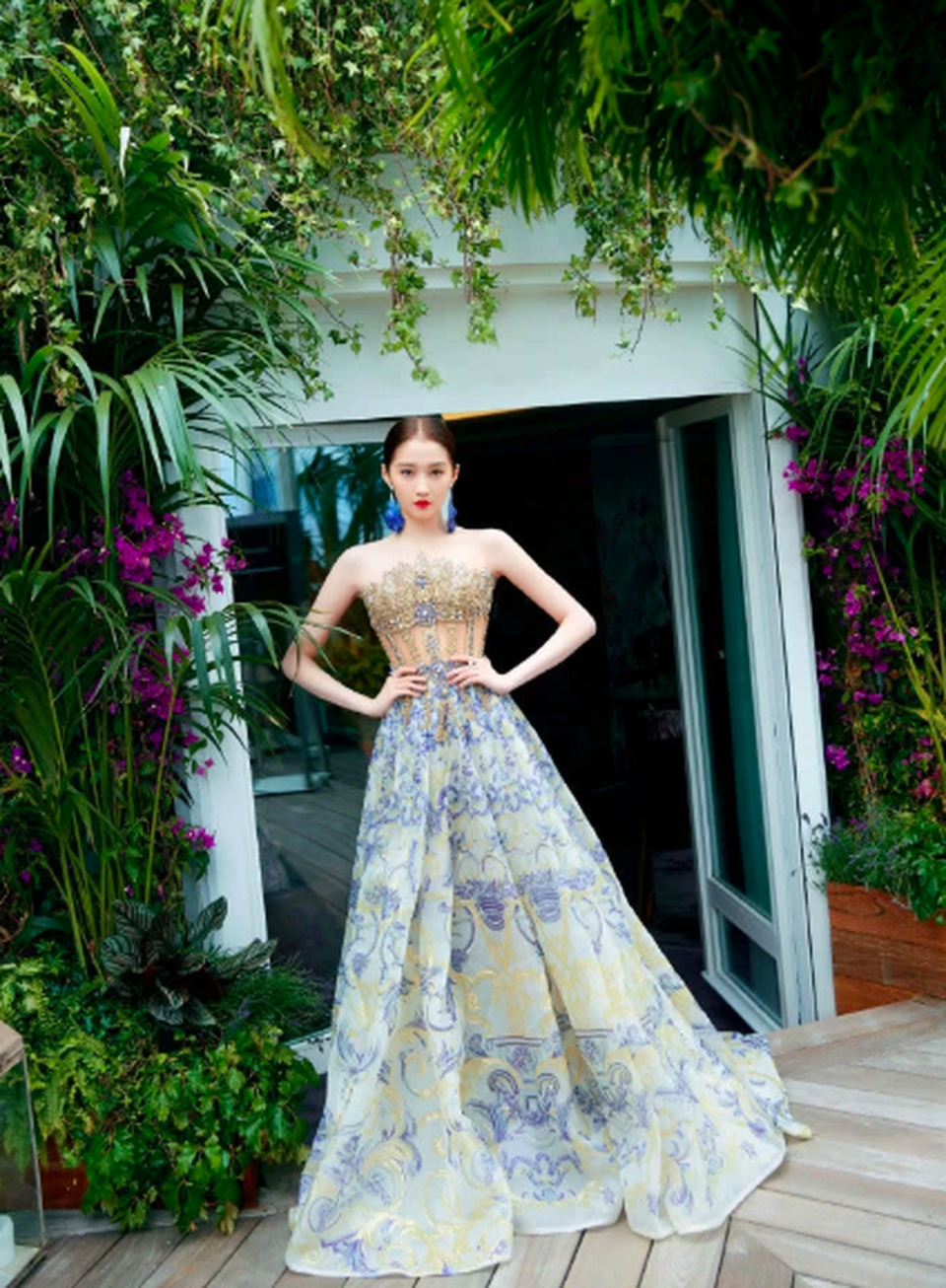 Quan Hiểu Đồng đẹp mơ mộng tại Cannes 2019 - 1 Quan Hiểu Đồng đẹp mơ mộng tại Cannes 2019 - 1