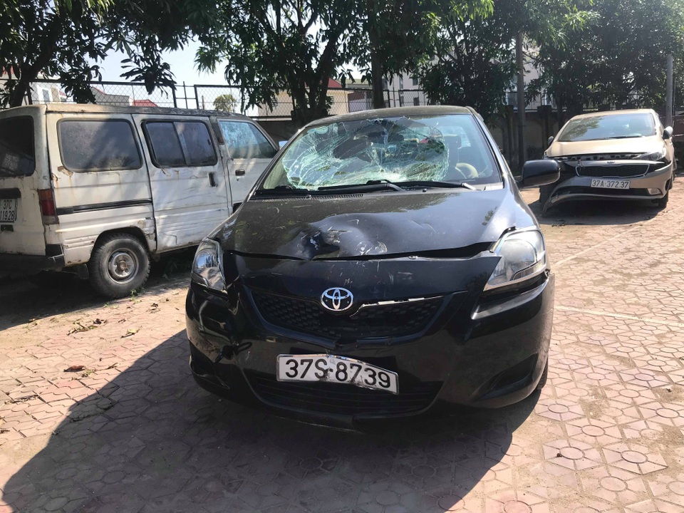 Nghi vấn cán bộ Sở Xây dựng say xỉn lái xe đâm bị thương 2 học sinh - 5 Nghi vấn cán bộ Sở Xây dựng say xỉn lái xe đâm bị thương 2 học sinh - 5