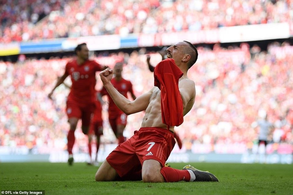Robben và Ribery lập công, Bayern Munich vô địch Bundesliga lần thứ 29 - 8 Robben và Ribery lập công, Bayern Munich vô địch Bundesliga lần thứ 29 - 8