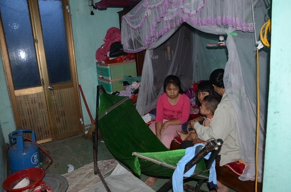 Xót thương cảnh 4 mẹ con nheo nhóc ôm món nợ khủng sau cái chết của chồng - 4 Xót thương cảnh 4 mẹ con nheo nhóc ôm món nợ khủng sau cái chết của chồng - 4