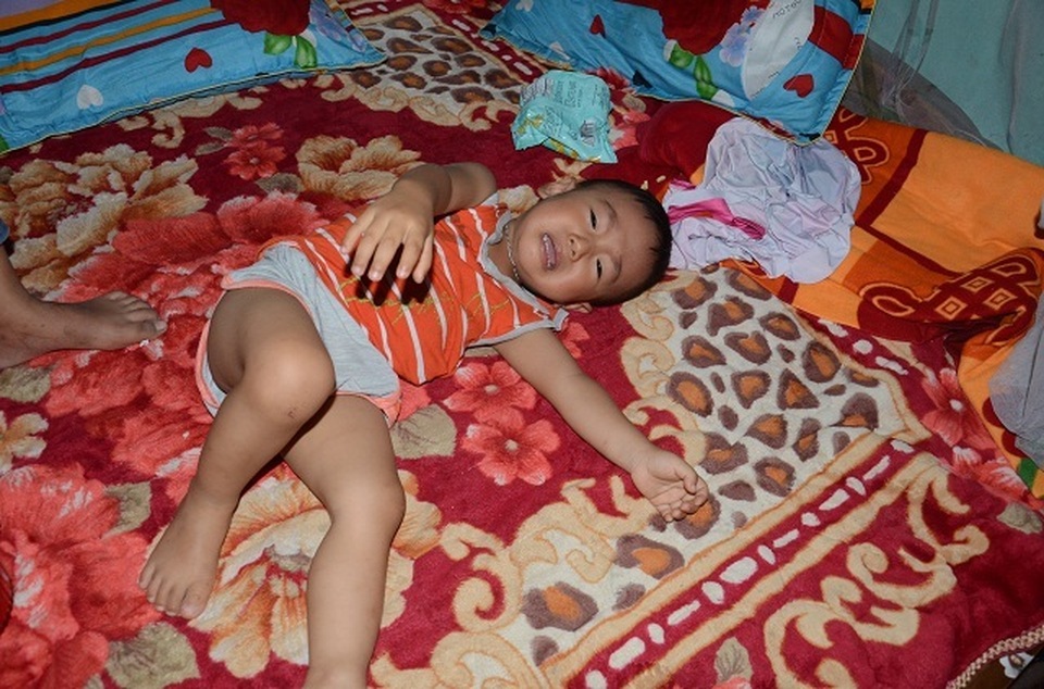 Xót thương cảnh 4 mẹ con nheo nhóc ôm món nợ khủng sau cái chết của chồng - 6 Xót thương cảnh 4 mẹ con nheo nhóc ôm món nợ khủng sau cái chết của chồng - 6
