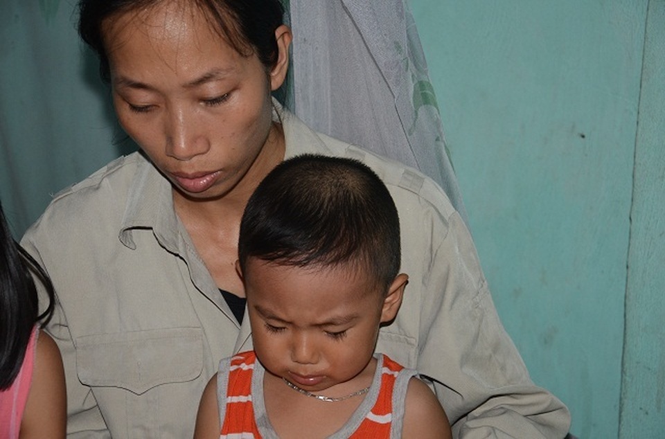 Xót thương cảnh 4 mẹ con nheo nhóc ôm món nợ khủng sau cái chết của chồng - 12 Xót thương cảnh 4 mẹ con nheo nhóc ôm món nợ khủng sau cái chết của chồng - 12