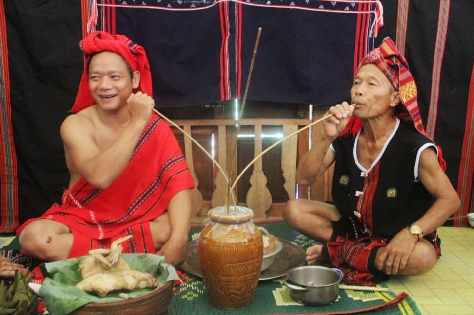 Tái hiện lại Lễ cưới của người dân tộc Pa Cô - Huế - 4 Tái hiện lại Lễ cưới của người dân tộc Pa Cô - Huế - 4