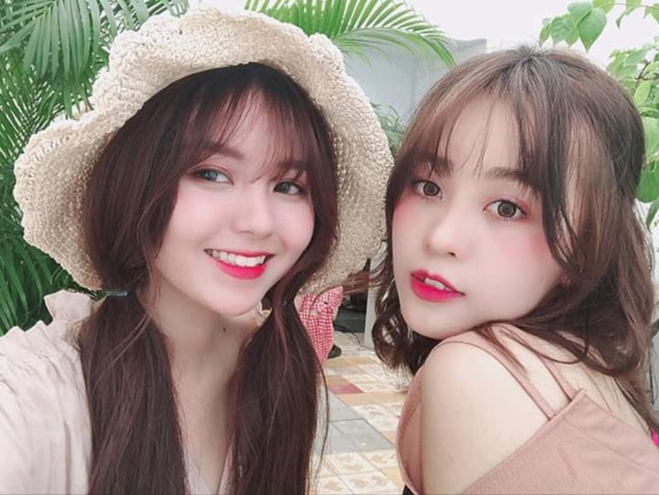 Cặp bạn thân Sài thành xinh như hoa khiến trai trẻ bối rối - 2 Cặp bạn thân Sài thành xinh như hoa khiến trai trẻ bối rối - 2