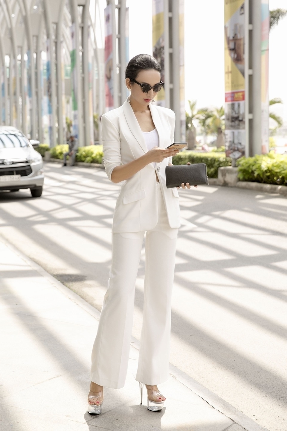 Ngọc Diễm mặc thanh lịch từ thảm đỏ đến công sở - 1 Ngọc Diễm mặc thanh lịch từ thảm đỏ đến công sở - 1