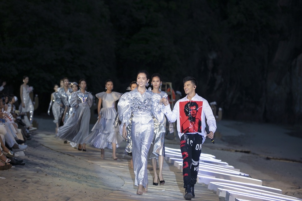 Hóa nàng thơ thuần khiết giữa hoang đảo, Hoàng Thùy sẵn sàng cho Miss Universe 2019 - 10 Hóa nàng thơ thuần khiết giữa hoang đảo, Hoàng Thùy sẵn sàng cho Miss Universe 2019 - 10