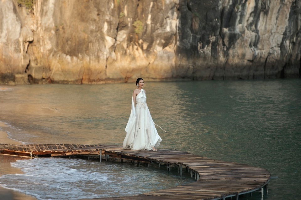Dàn mẫu và đạo diễn lên tiếng sau ồn ào người mẫu Việt tố bị đối xử tệ, chịu khát - 8 Dàn mẫu và đạo diễn lên tiếng sau ồn ào người mẫu Việt tố bị đối xử tệ, chịu khát - 8