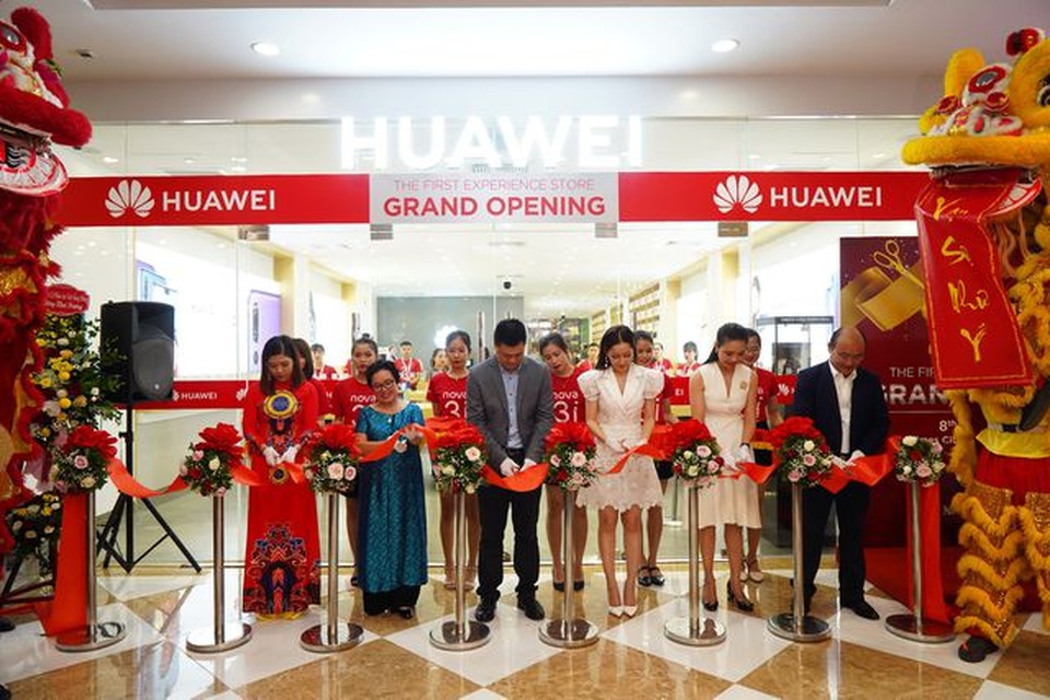 Nhà bán lẻ Việt choáng váng khi Google ngừng hợp tác với Huawei - 2 Nhà bán lẻ Việt choáng váng khi Google ngừng hợp tác với Huawei - 2