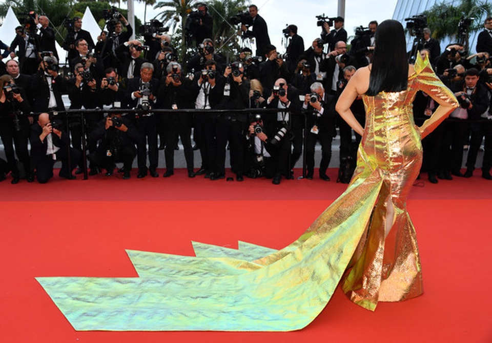 Aishwarya Rai bất ngờ mặc xấu tại Cannes - 4 Aishwarya Rai bất ngờ mặc xấu tại Cannes - 4