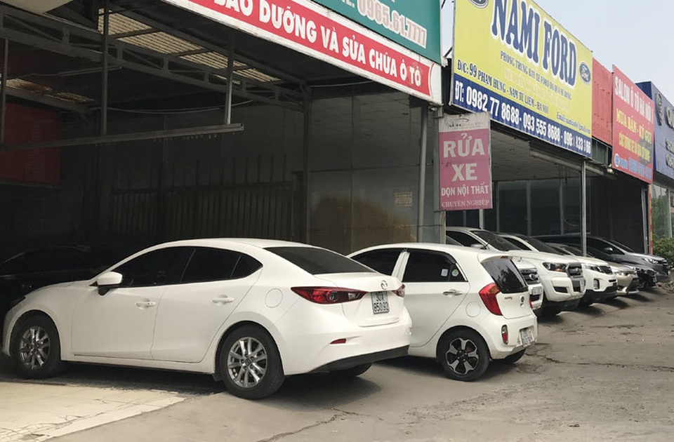Bán rẻ trăm triệu cắt lỗ, khách chê đắt: Dân buôn ô tô cũ khóc ròng - 2 Bán rẻ trăm triệu cắt lỗ, khách chê đắt: Dân buôn ô tô cũ khóc ròng - 2