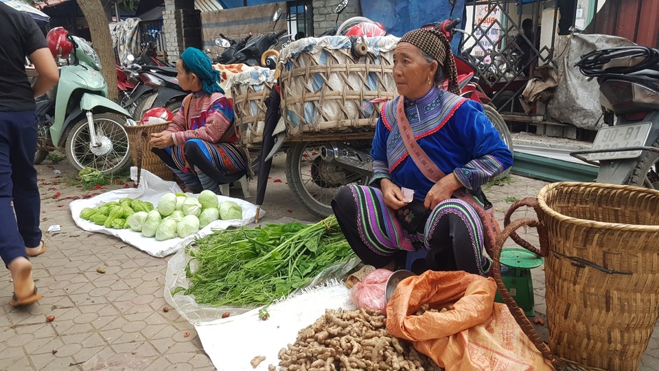 Nét nguyên sơ mang đậm bản sắc dân tộc ở phiên chợ lớn nhất Tây Bắc - 4 Nét nguyên sơ mang đậm bản sắc dân tộc ở phiên chợ lớn nhất Tây Bắc - 4
