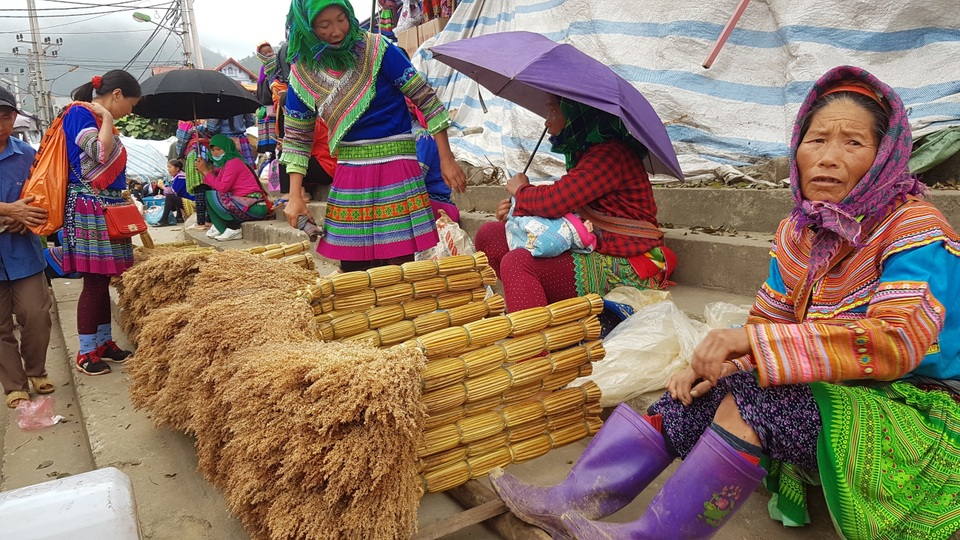 Nét nguyên sơ mang đậm bản sắc dân tộc ở phiên chợ lớn nhất Tây Bắc - 10 Nét nguyên sơ mang đậm bản sắc dân tộc ở phiên chợ lớn nhất Tây Bắc - 10