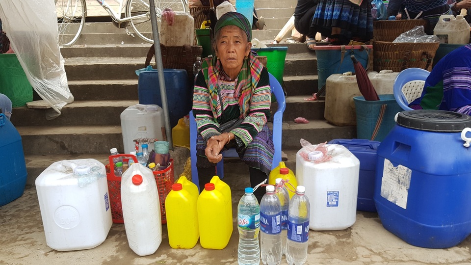 Nét nguyên sơ mang đậm bản sắc dân tộc ở phiên chợ lớn nhất Tây Bắc - 7 Nét nguyên sơ mang đậm bản sắc dân tộc ở phiên chợ lớn nhất Tây Bắc - 7