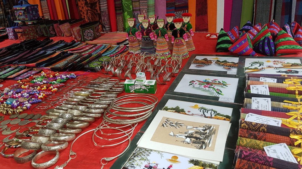 Nét nguyên sơ mang đậm bản sắc dân tộc ở phiên chợ lớn nhất Tây Bắc - 13 Nét nguyên sơ mang đậm bản sắc dân tộc ở phiên chợ lớn nhất Tây Bắc - 13