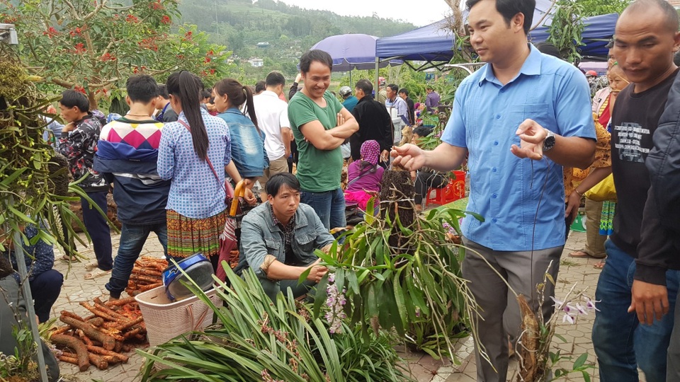 Nét nguyên sơ mang đậm bản sắc dân tộc ở phiên chợ lớn nhất Tây Bắc - 23 Nét nguyên sơ mang đậm bản sắc dân tộc ở phiên chợ lớn nhất Tây Bắc - 23