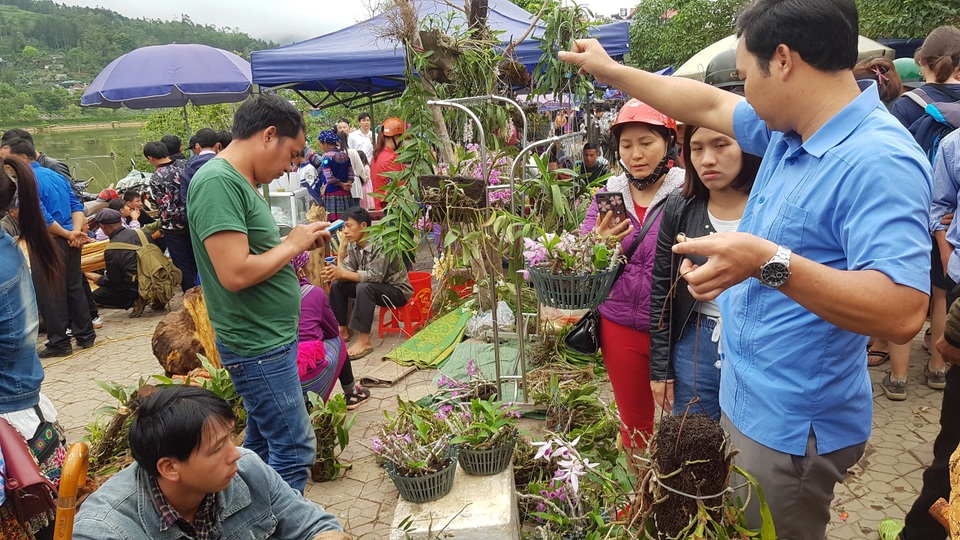 Nét nguyên sơ mang đậm bản sắc dân tộc ở phiên chợ lớn nhất Tây Bắc - 24 Nét nguyên sơ mang đậm bản sắc dân tộc ở phiên chợ lớn nhất Tây Bắc - 24