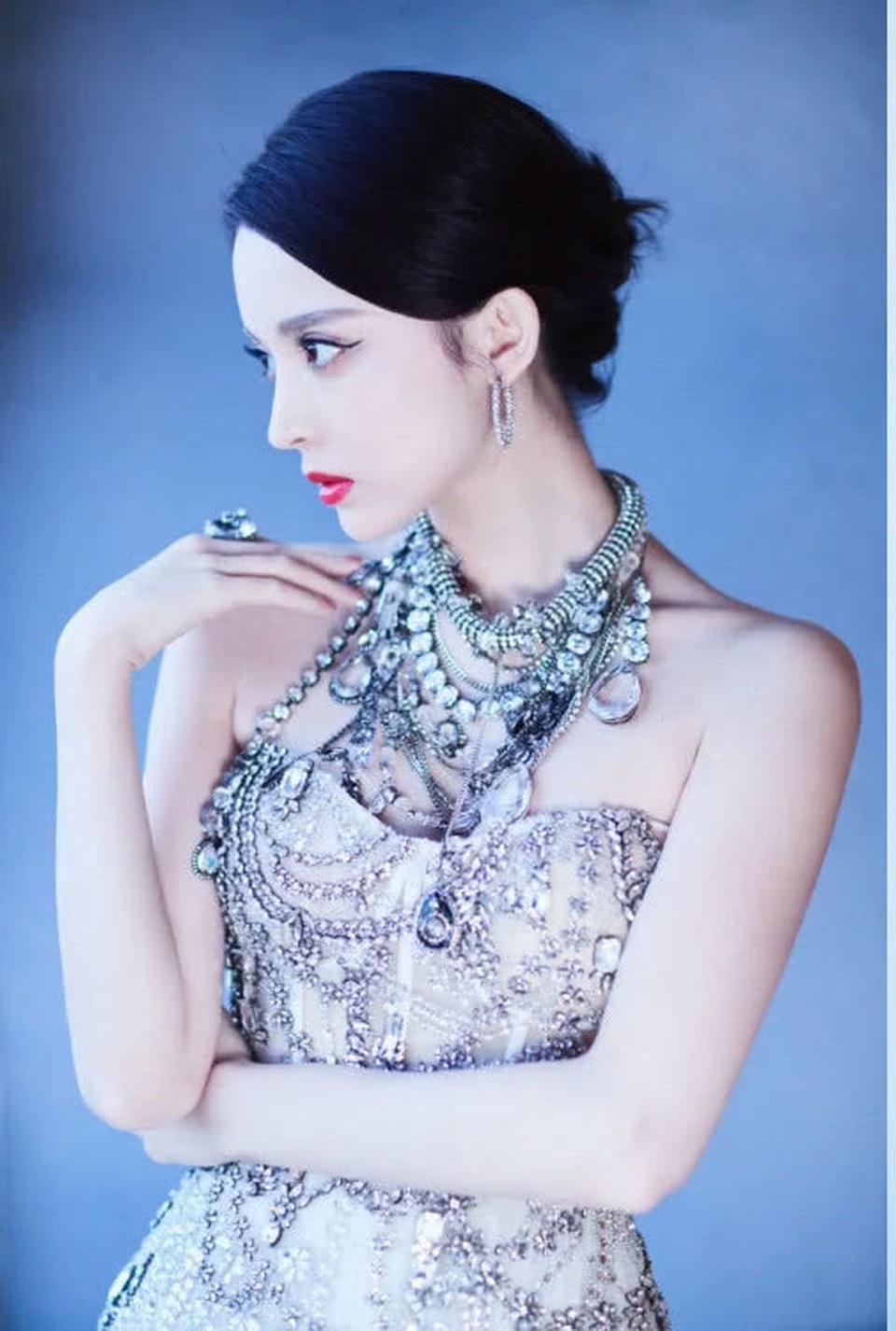 Vẻ đẹp xuất sắc của “mỹ nhân Tân Cương” Cổ Lực Na Trát - 13