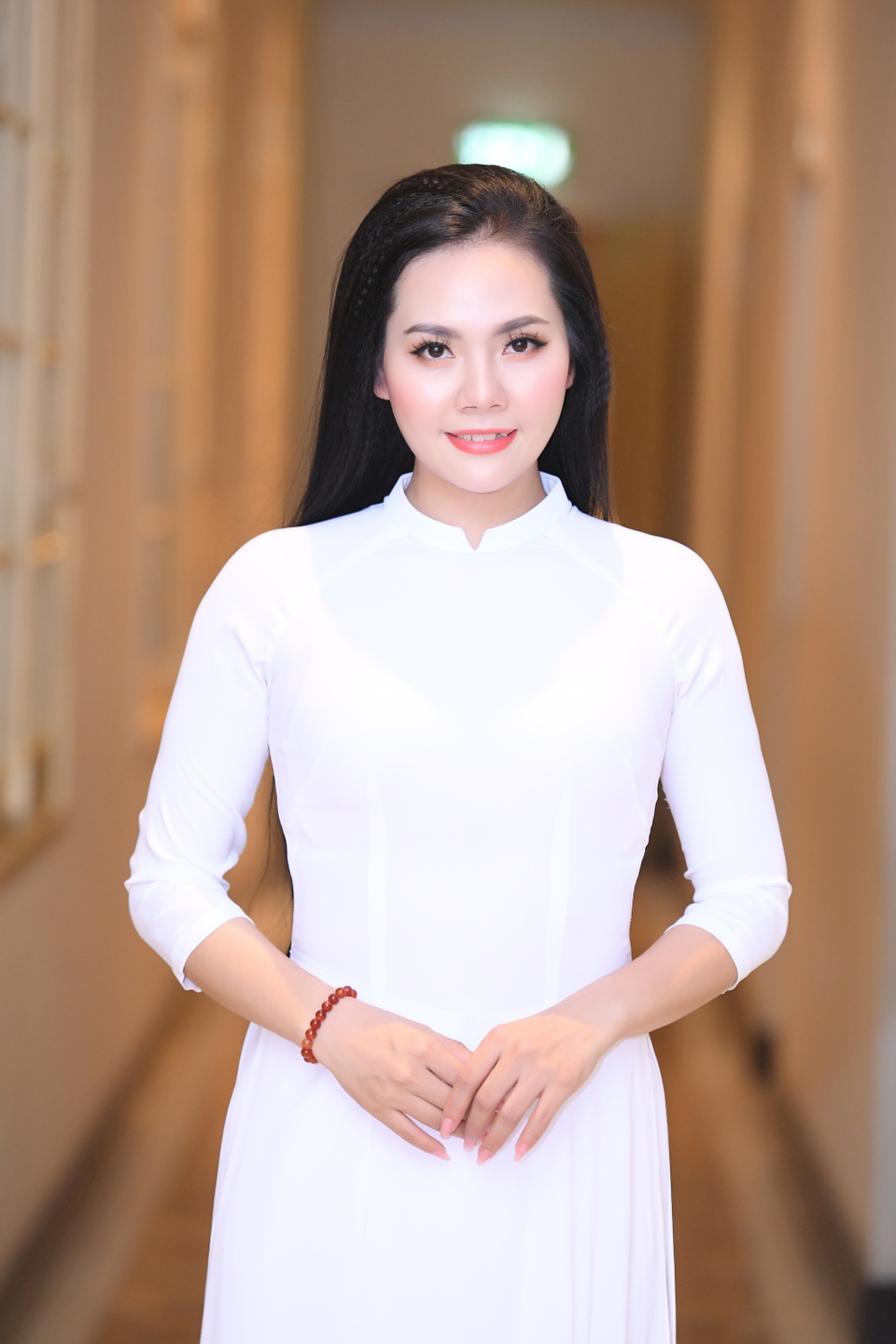 Lương Nguyệt Anh diện áo dài trắng tinh khôi hát mừng sinh nhật Bác - 6 Lương Nguyệt Anh diện áo dài trắng tinh khôi hát mừng sinh nhật Bác - 6