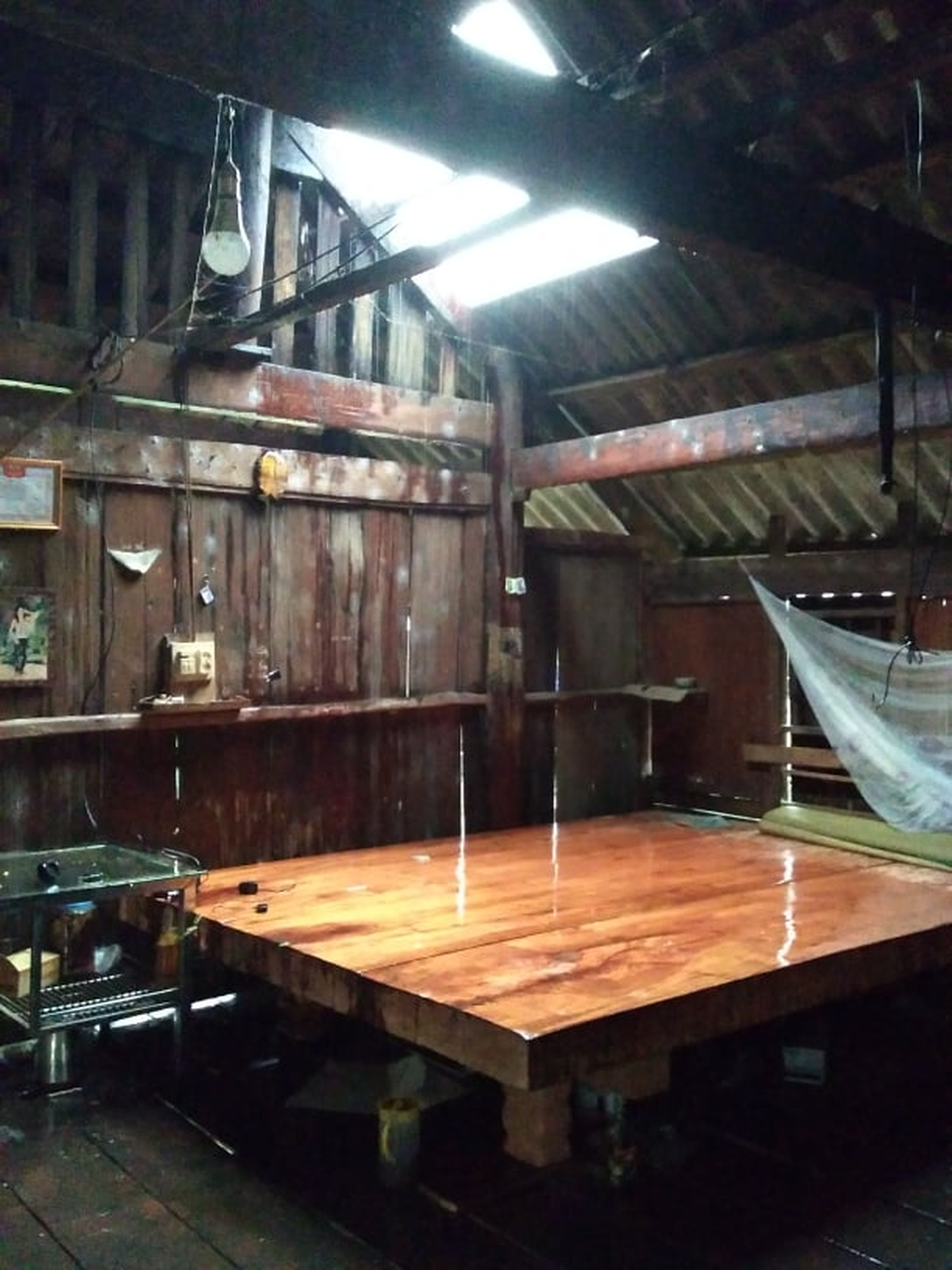 Mưa lớn kèm lốc xoáy làm nhiều nhà dân tốc mái, cây xanh gãy đổ - 9 Mưa lớn kèm lốc xoáy làm nhiều nhà dân tốc mái, cây xanh gãy đổ - 9