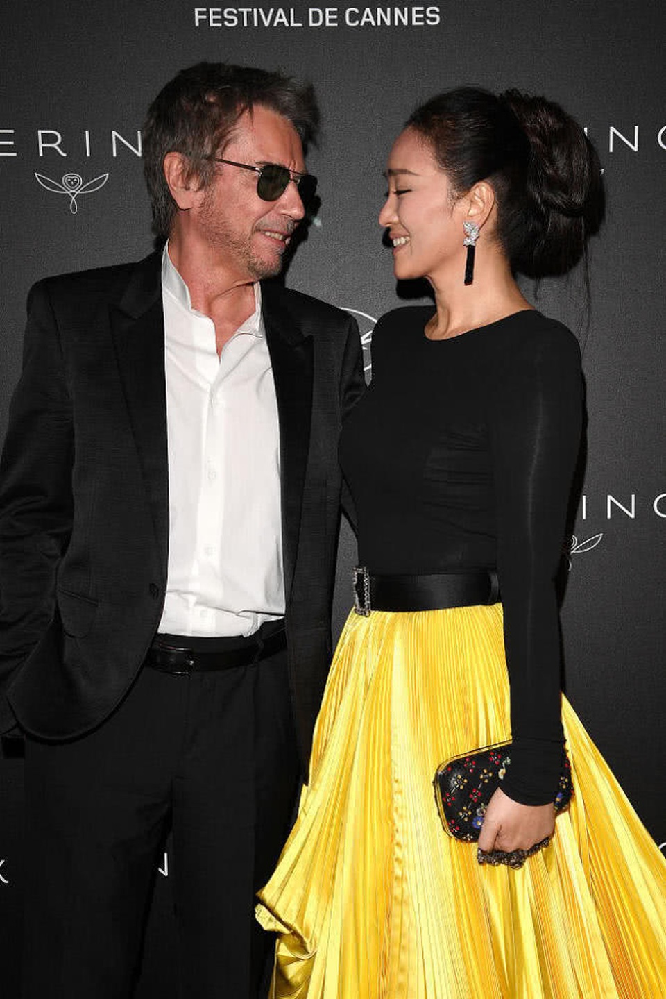 Vợ chồng Củng Lợi hạnh phúc sánh đôi tại LHP Cannes 2019 - 1 Vợ chồng Củng Lợi hạnh phúc sánh đôi tại LHP Cannes 2019 - 1